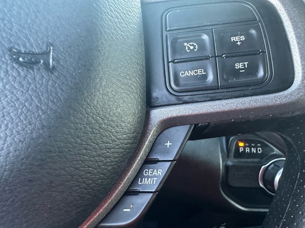 RAM 2500 Tradesman 4x4 Crew Cab 8' Box 2020