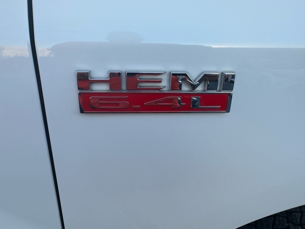 RAM 2500 Tradesman 4x4 Crew Cab 8' Box 2020