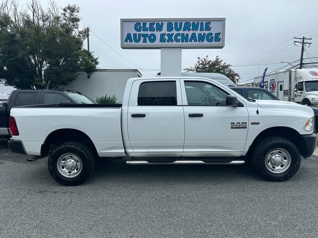 RAM 2500 Tradesman 4x4 Crew Cab 6'4" Box 2018 RAM 2500 Tradesman 4x4 Crew Cab 6'4" Box 2018