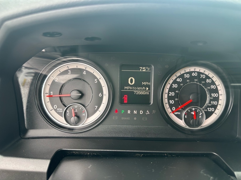 RAM 2500 Tradesman 4x4 Crew Cab 6'4" Box 2018 RAM 2500 Tradesman 4x4 Crew Cab 6'4" Box 2018