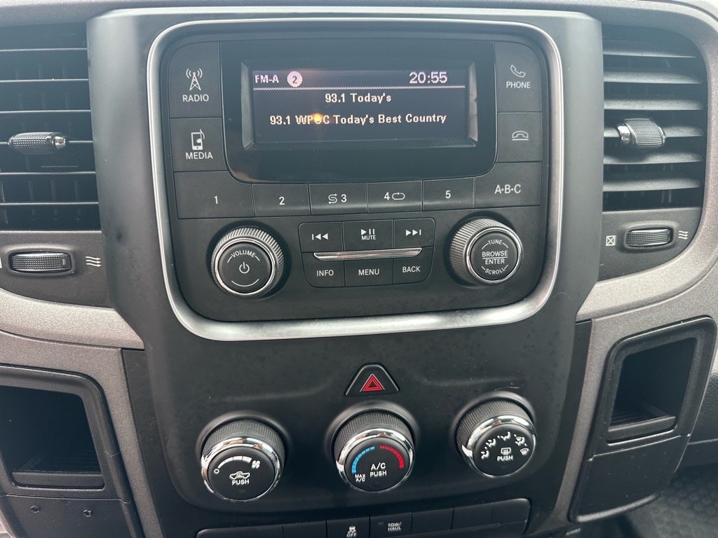 RAM 2500 Tradesman 4x4 Crew Cab 6'4" Box 2018 RAM 2500 Tradesman 4x4 Crew Cab 6'4" Box 2018