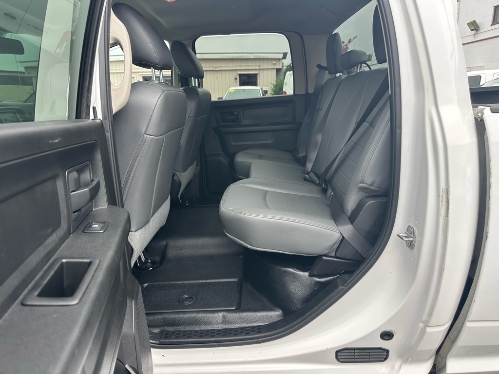 RAM 2500 Tradesman 4x4 Crew Cab 6'4" Box 2018 RAM 2500 Tradesman 4x4 Crew Cab 6'4" Box 2018