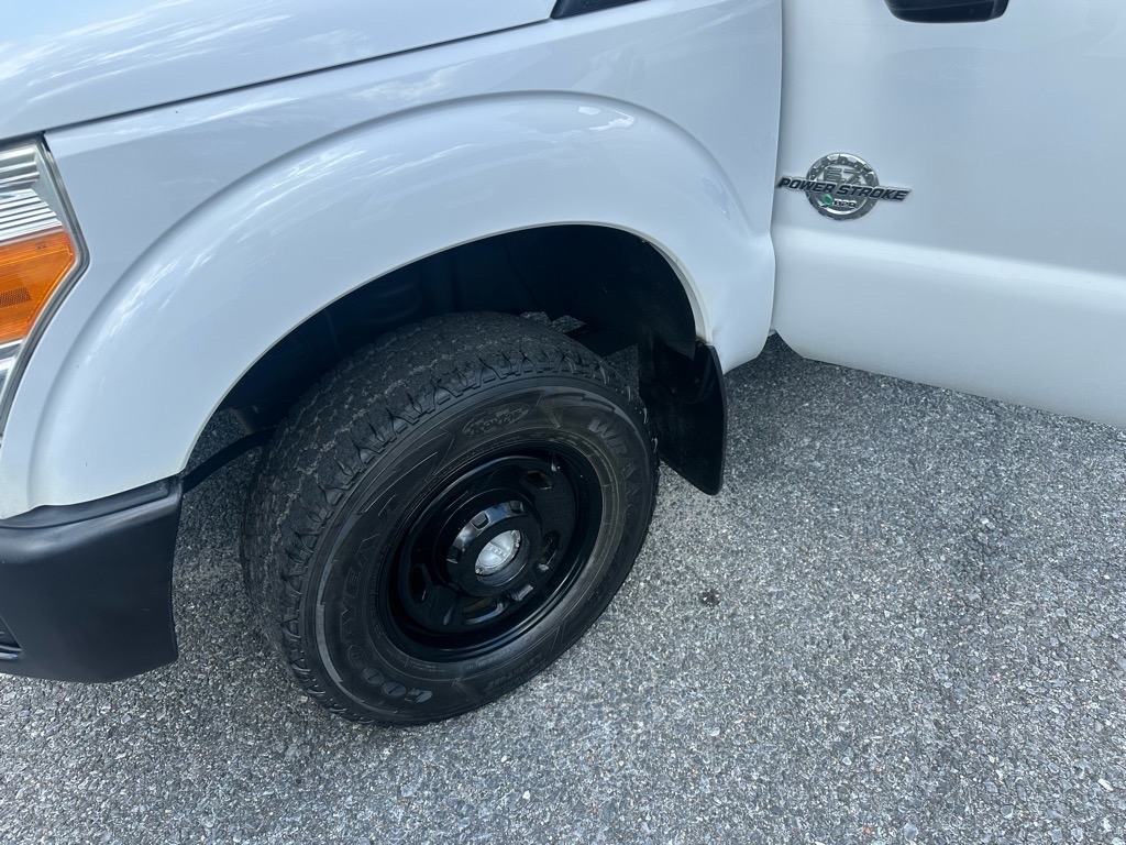 Ford Super Duty F-350 SRW 4WD Crew Cab 172" XL 2012 Ford Super Duty F-350 SRW 4WD Crew Cab 172" XL 2012