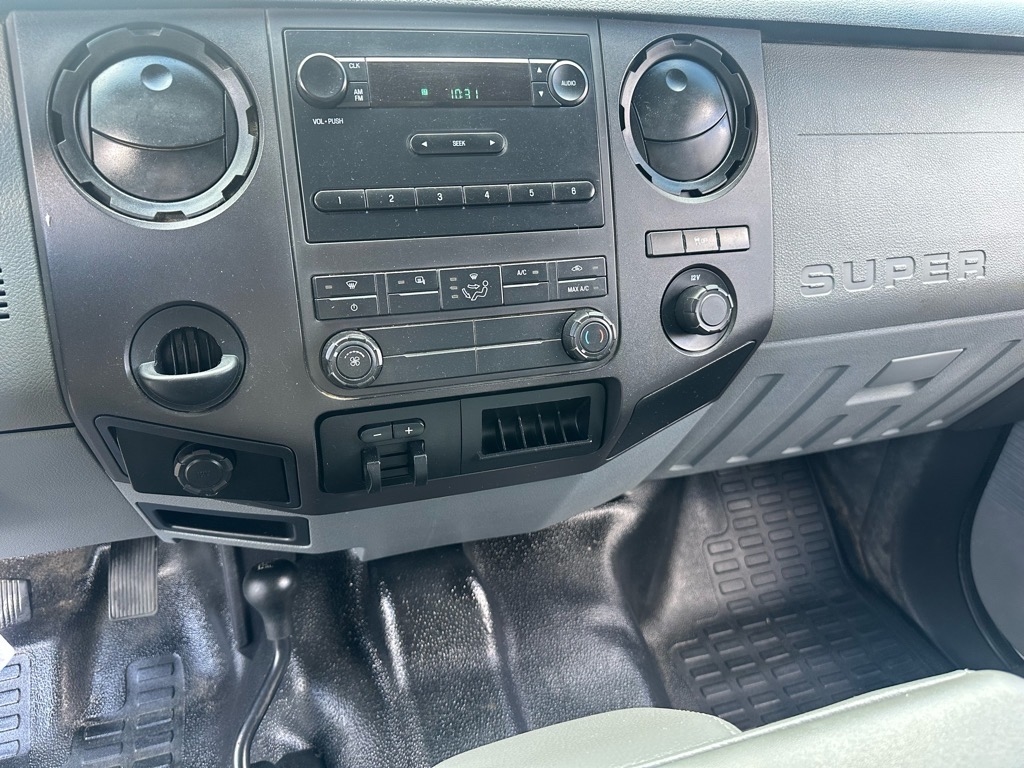 Ford Super Duty F-350 SRW 4WD Crew Cab 172" XL 2012 Ford Super Duty F-350 SRW 4WD Crew Cab 172" XL 2012