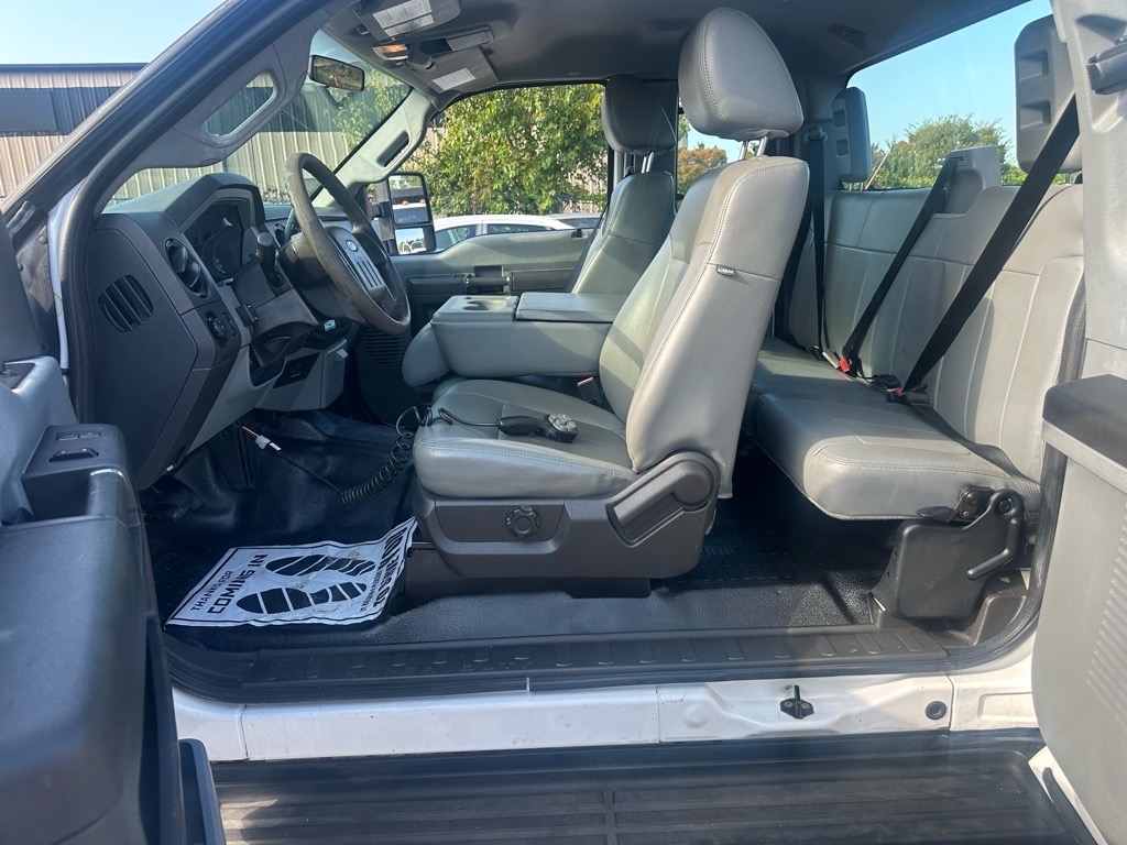 Ford Super Duty F-350 SRW 4WD SuperCab 162" WB 60" CA XL 2012 Ford Super Duty F-350 SRW 4WD SuperCab 162" WB 60" CA XL 2012
