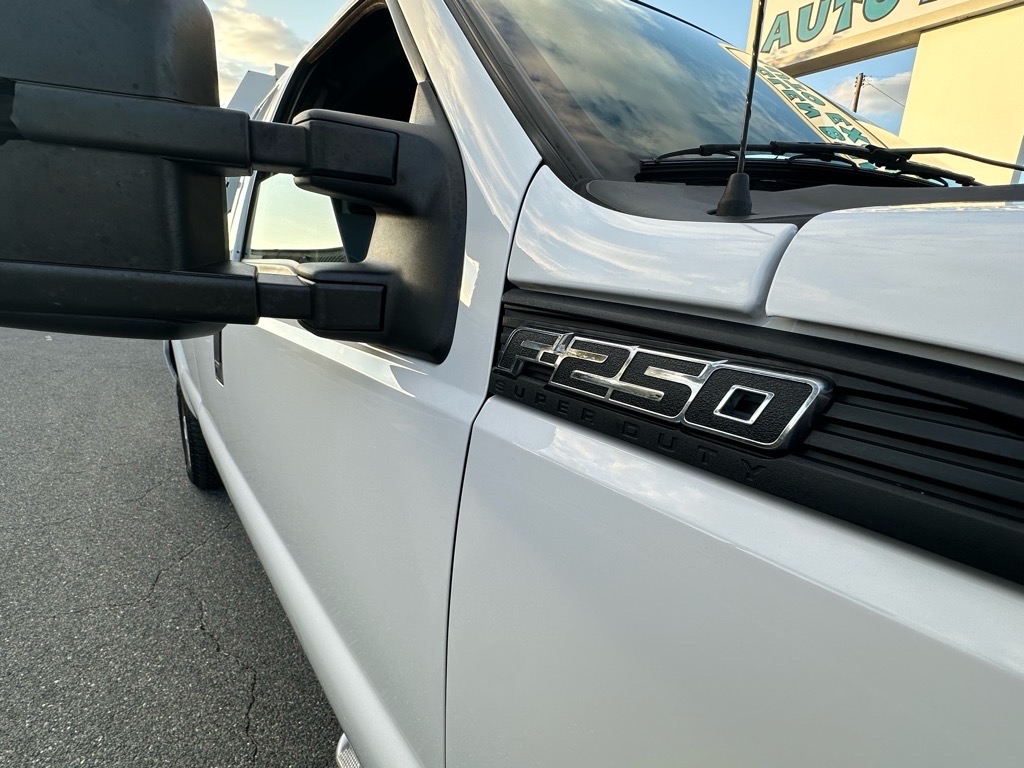 Ford Super Duty F-250 SRW XL 4WD SuperCab 8' Box 2015 Ford Super Duty F-250 SRW XL 4WD SuperCab 8' Box 2015