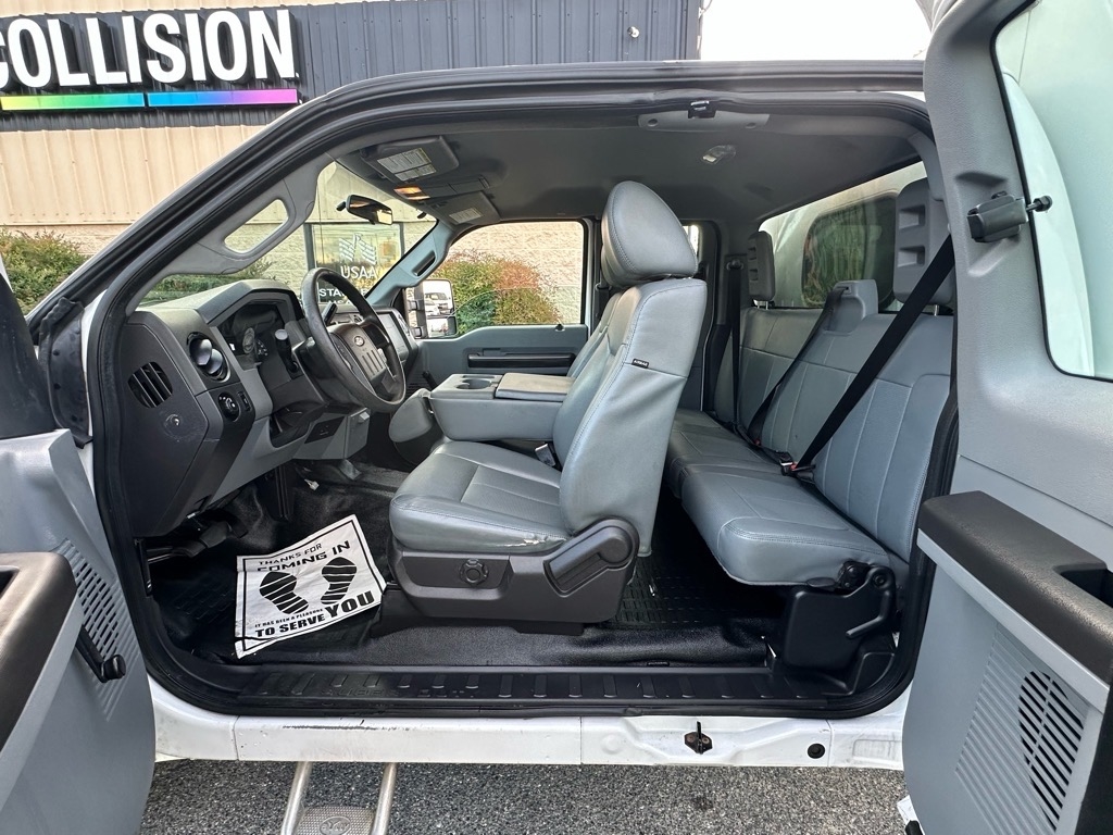 Ford Super Duty F-250 SRW XL 4WD SuperCab 8' Box 2015 Ford Super Duty F-250 SRW XL 4WD SuperCab 8' Box 2015