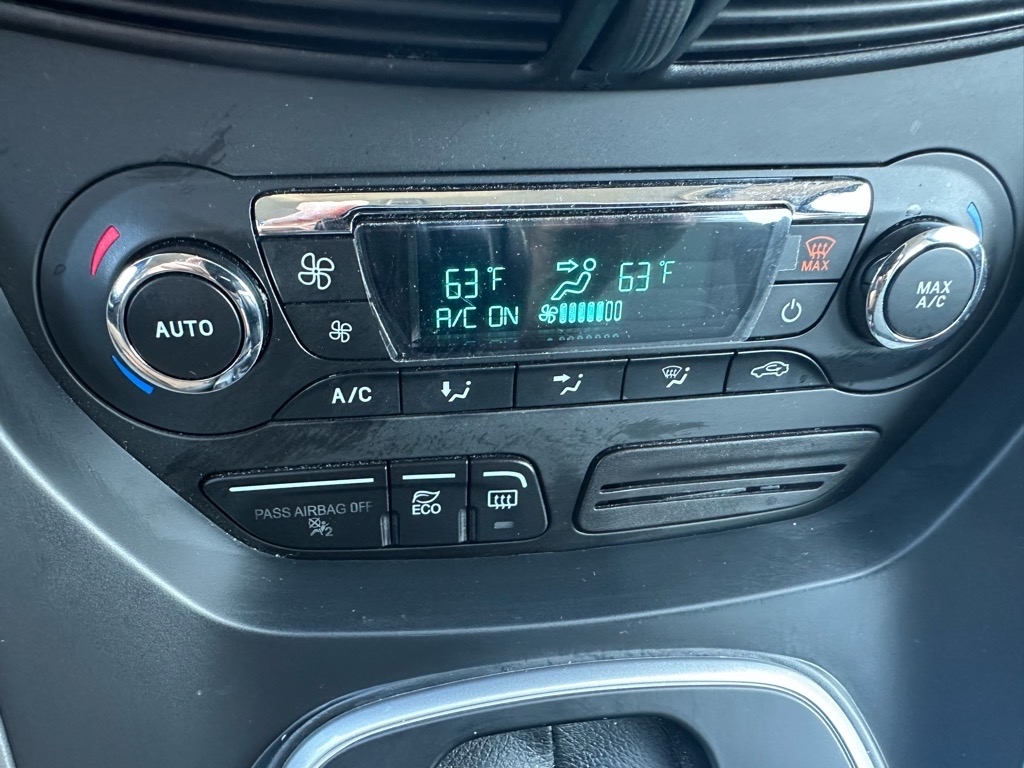 Ford C-Max Hybrid 5dr HB SE 2016 Ford C-Max Hybrid 5dr HB SE 2016