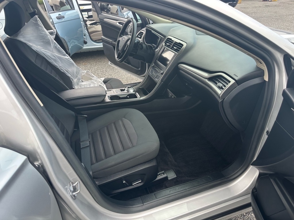 Ford Fusion SE FWD 2017 Ford Fusion SE FWD 2017