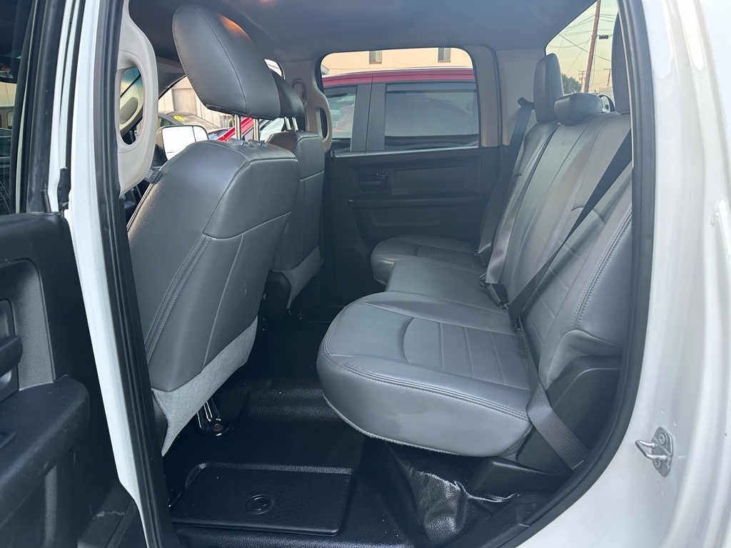 RAM 2500 Tradesman 4x4 Crew Cab 6'4" Box 2018 RAM 2500 Tradesman 4x4 Crew Cab 6'4" Box 2018