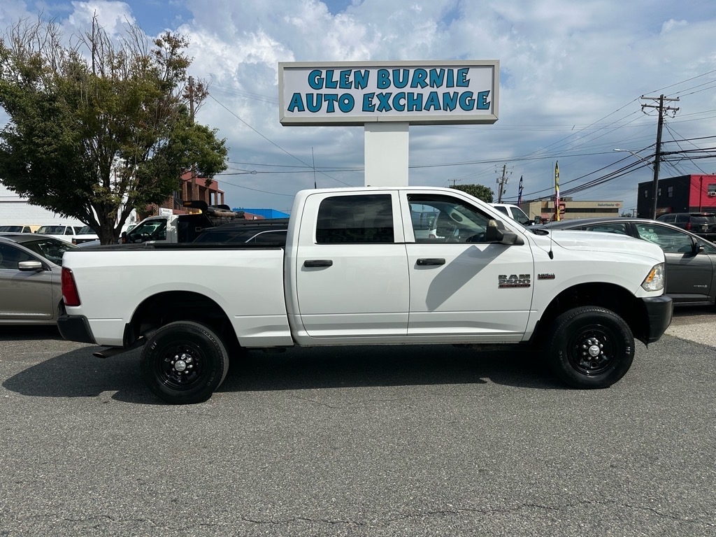 RAM 2500 Tradesman 4x4 Crew Cab 6'4" Box 2018 RAM 2500 Tradesman 4x4 Crew Cab 6'4" Box 2018