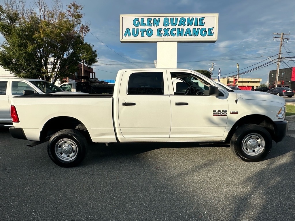 RAM 2500 Tradesman 4x4 Crew Cab 6'4" Box 2018