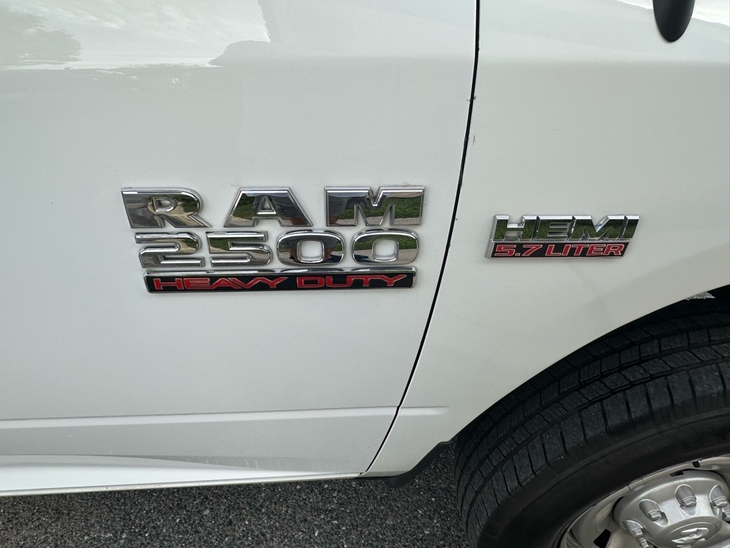 RAM 2500 Tradesman 4x4 Crew Cab 6'4" Box 2018