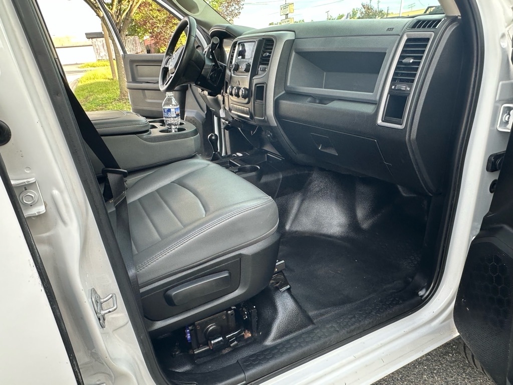 RAM 2500 Tradesman 4x4 Crew Cab 6'4" Box 2018