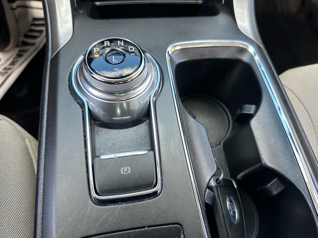 Ford Fusion S FWD 2017