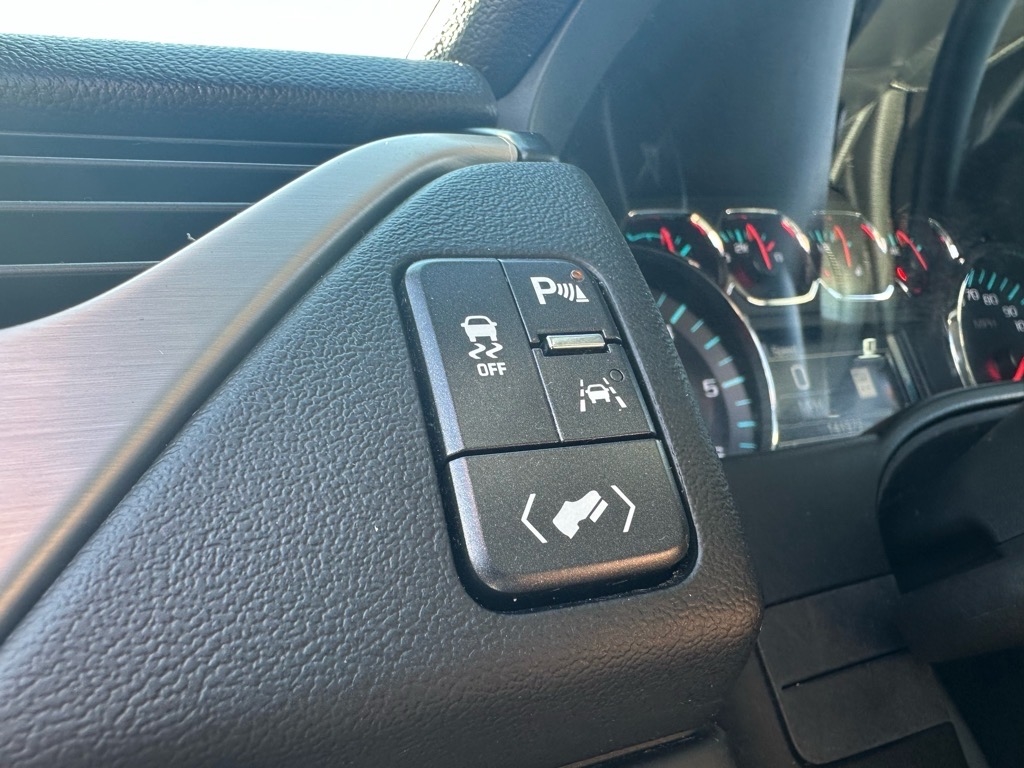 GMC Yukon XL 4WD 4dr SLT Standard Edition 2019 GMC Yukon XL 4WD 4dr SLT Standard Edition 2019