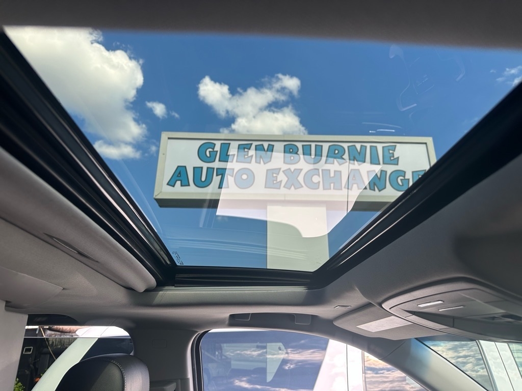 GMC Yukon XL 4WD 4dr SLT Standard Edition 2019 GMC Yukon XL 4WD 4dr SLT Standard Edition 2019