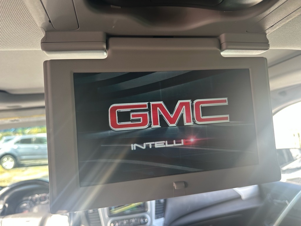 GMC Yukon XL 4WD 4dr SLT Standard Edition 2019 GMC Yukon XL 4WD 4dr SLT Standard Edition 2019