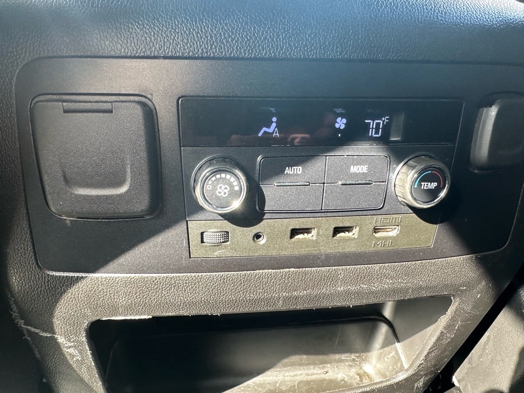 GMC Yukon XL 4WD 4dr SLT Standard Edition 2019 GMC Yukon XL 4WD 4dr SLT Standard Edition 2019