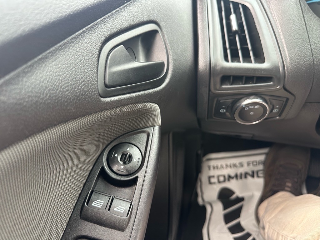 Ford Focus 4dr Sdn S 2012 Ford Focus 4dr Sdn S 2012