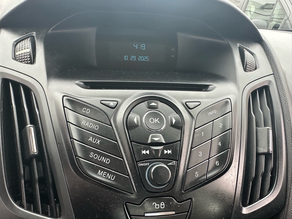 Ford Focus 4dr Sdn S 2012 Ford Focus 4dr Sdn S 2012