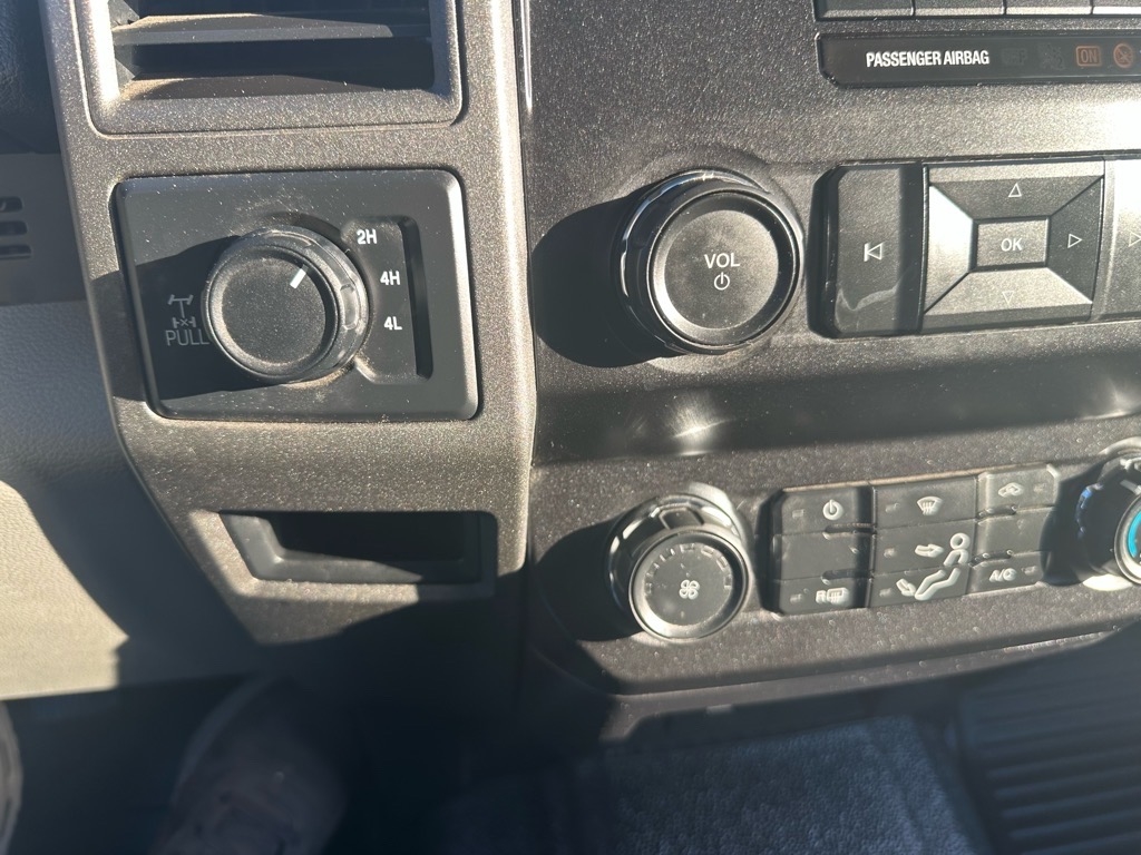 Ford Super Duty F-250 SRW XL 4WD Crew Cab 8' Box 2019