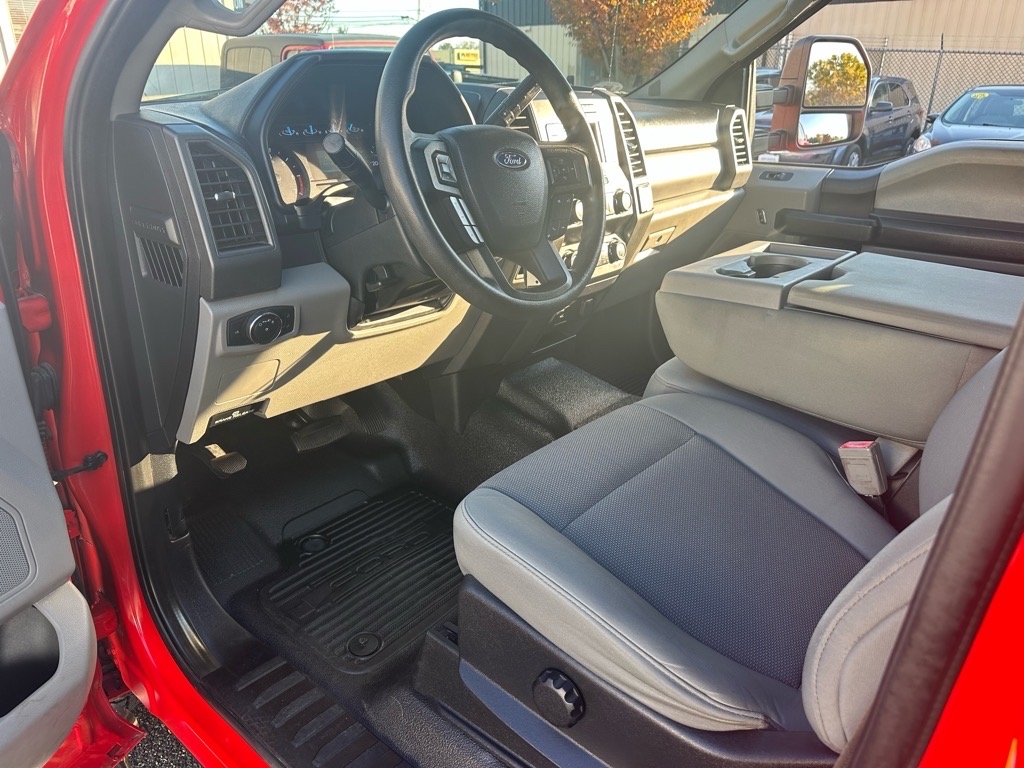 Ford Super Duty F-250 SRW XL 4WD Crew Cab 8' Box 2019