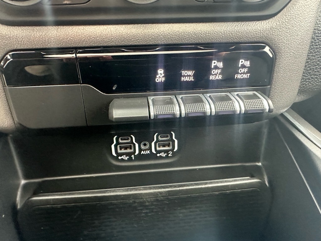 RAM 1500 Laramie 4x4 Crew Cab 6'4" Box 2021