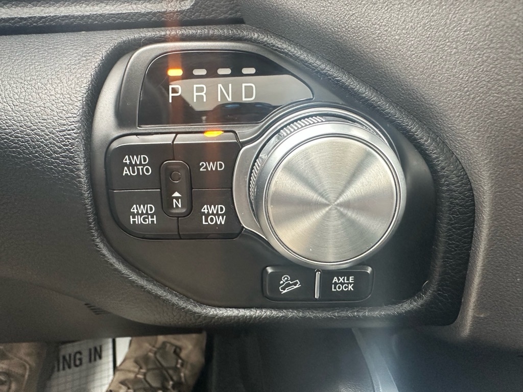 RAM 1500 Laramie 4x4 Crew Cab 6'4" Box 2021