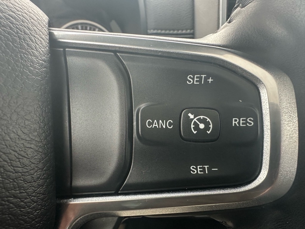 RAM 1500 Laramie 4x4 Crew Cab 6'4" Box 2021