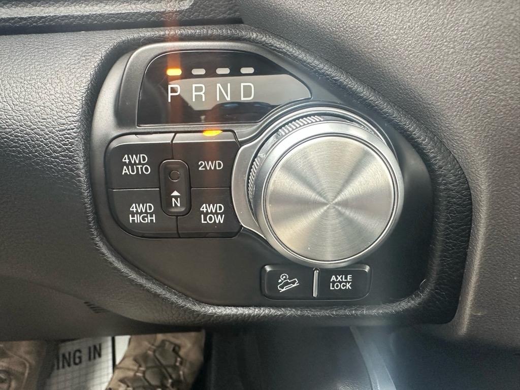 RAM 1500 Laramie 4x4 Crew Cab 6'4" Box 2021