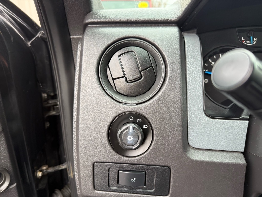 Ford F-150 4WD SuperCab 145" XL 2013