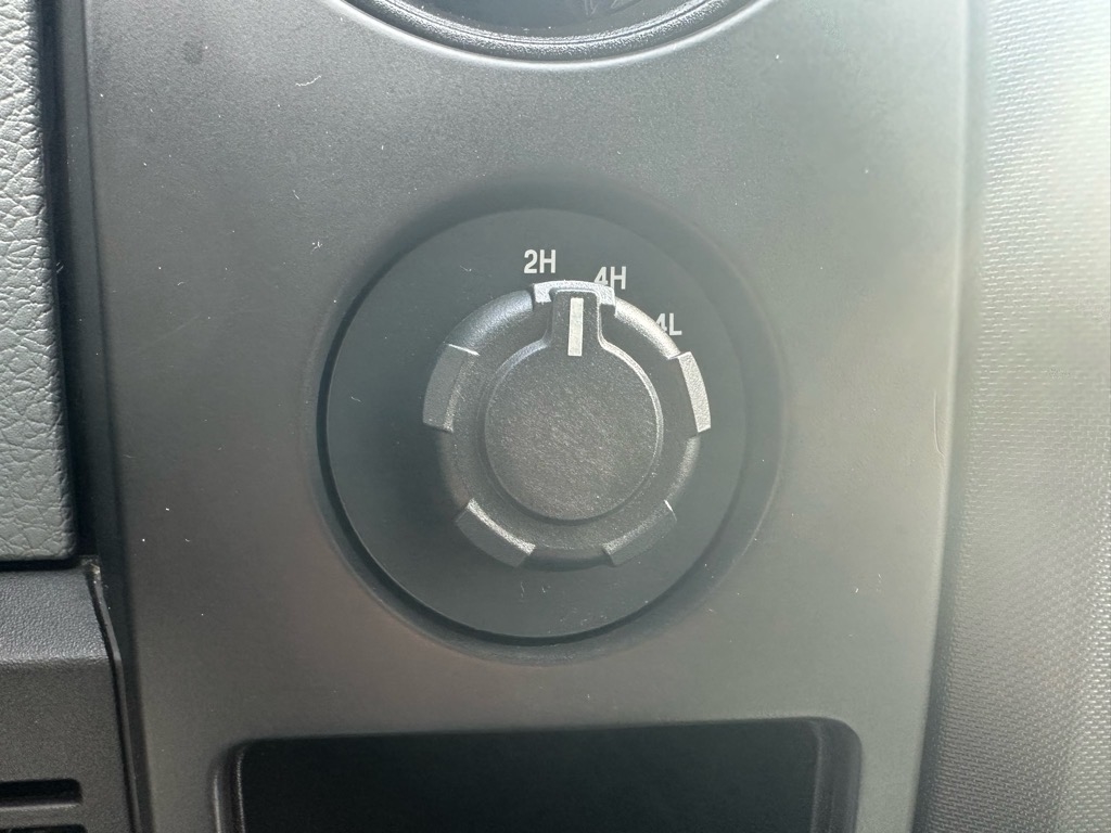 Ford F-150 4WD SuperCab 145" XL 2013