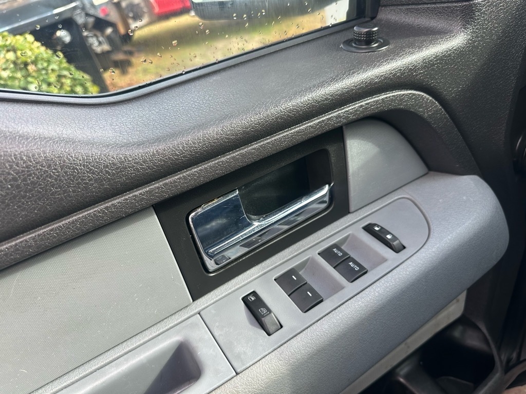 Ford F-150 4WD SuperCab 145" XL 2013