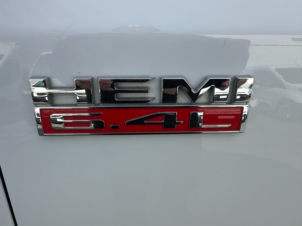 RAM 3500 Tradesman 4x2 Crew Cab 8' Box 2020