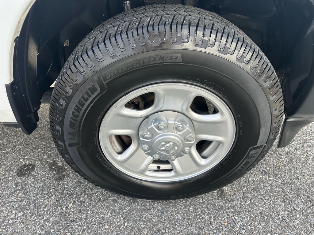 RAM 3500 Tradesman 4x2 Crew Cab 8' Box 2020