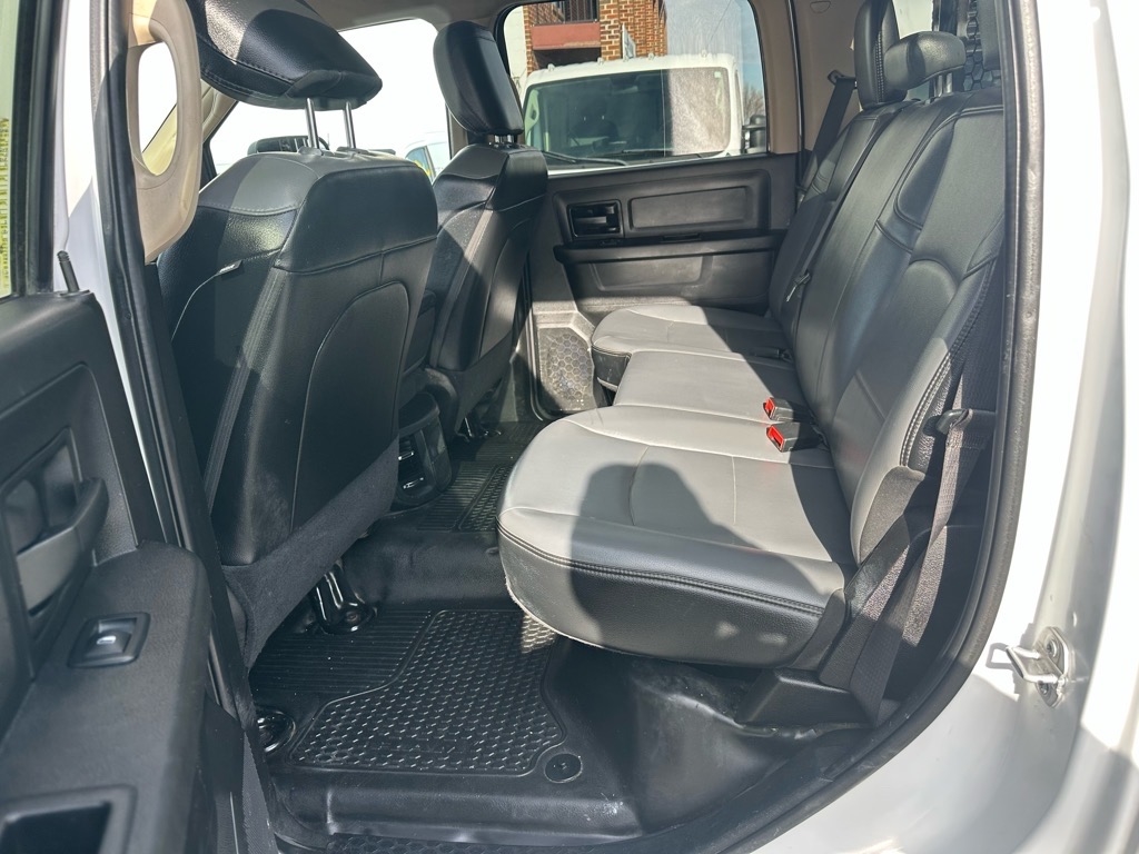 RAM 3500 Tradesman 4x2 Crew Cab 8' Box 2020