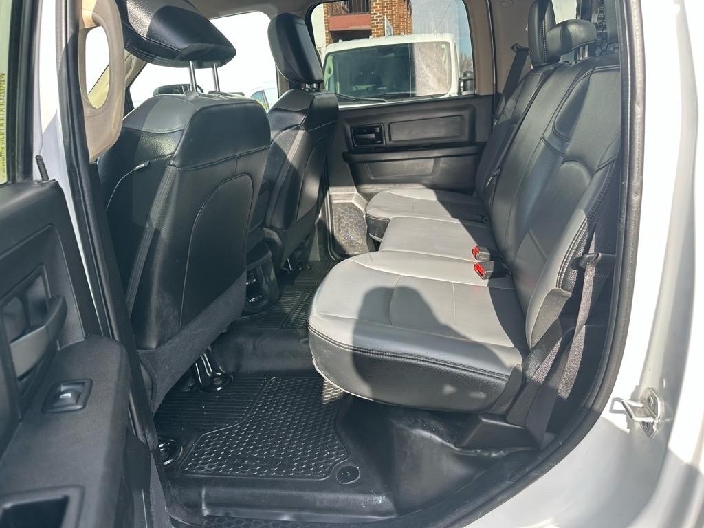 RAM 3500 Tradesman 4x2 Crew Cab 8' Box 2020