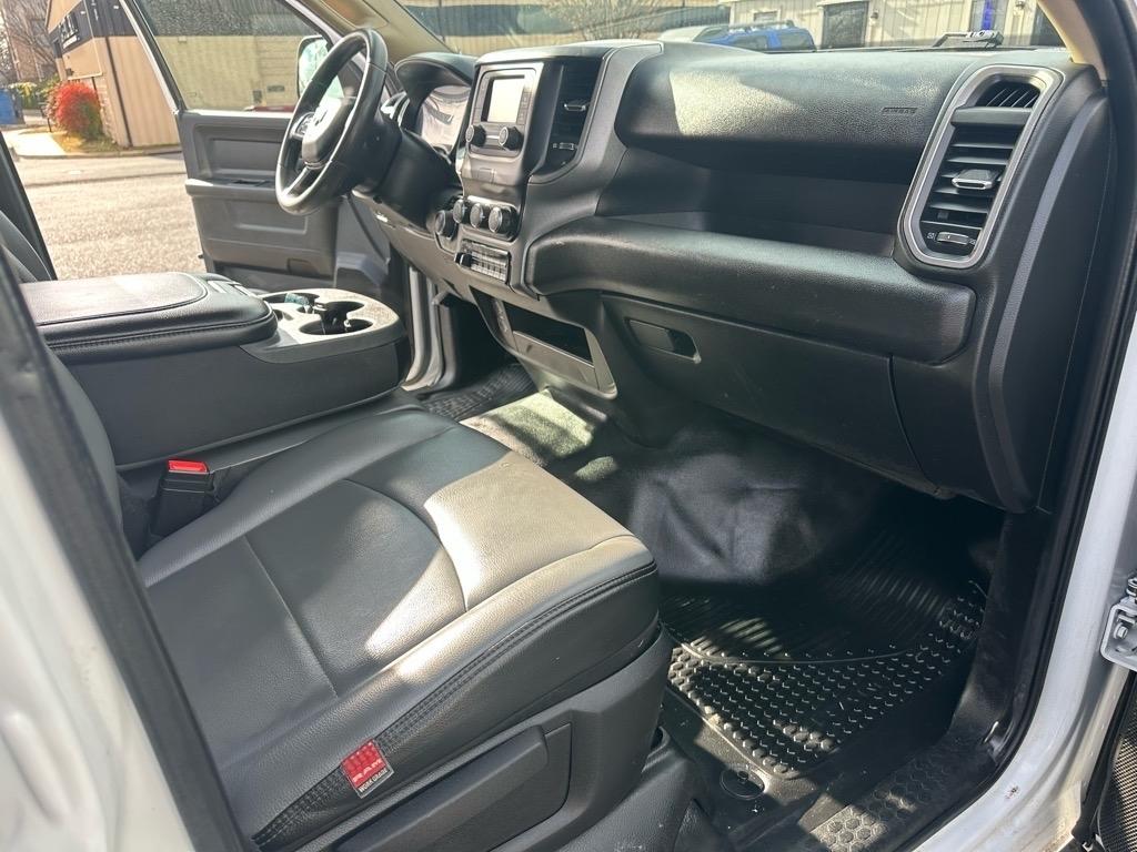 RAM 3500 Tradesman 4x2 Crew Cab 8' Box 2020