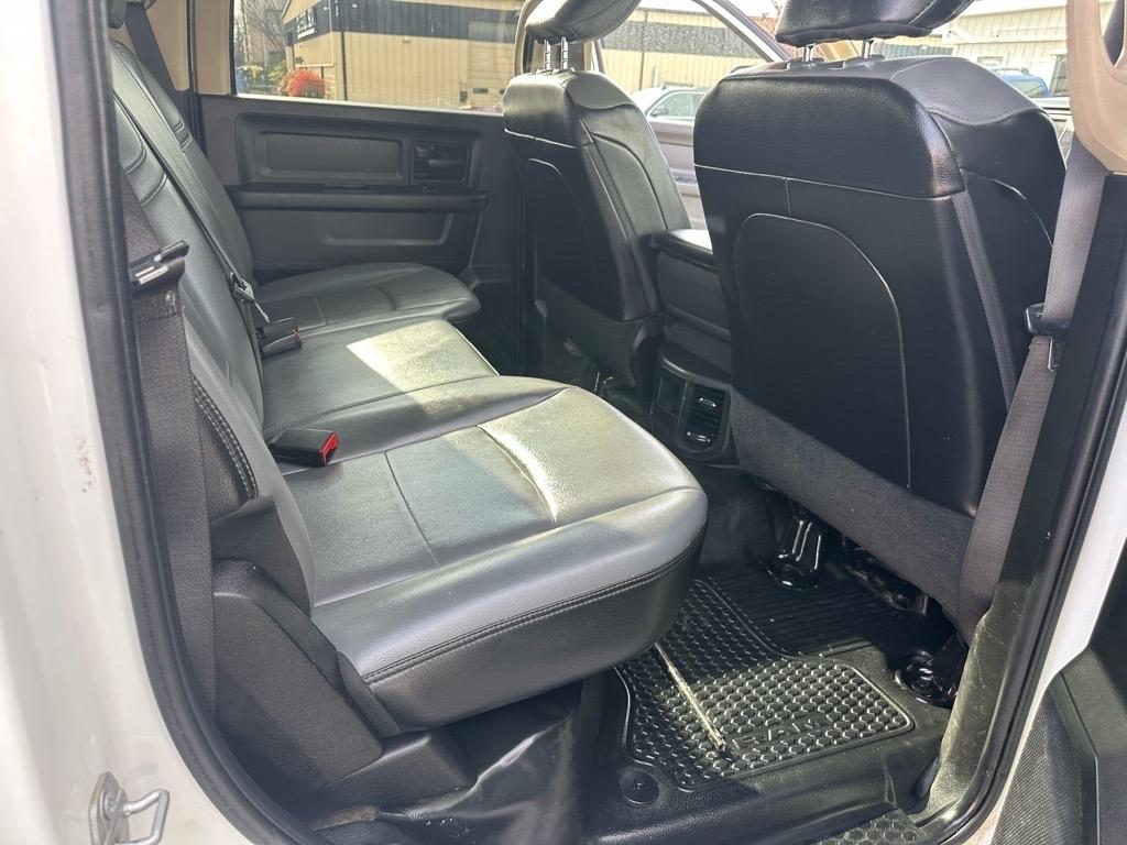 RAM 3500 Tradesman 4x2 Crew Cab 8' Box 2020