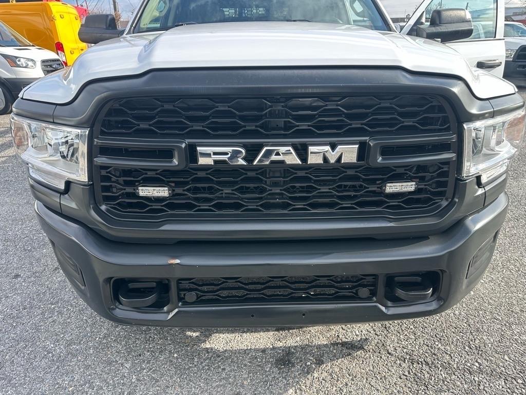 RAM 3500 Tradesman 4x2 Crew Cab 8' Box 2020