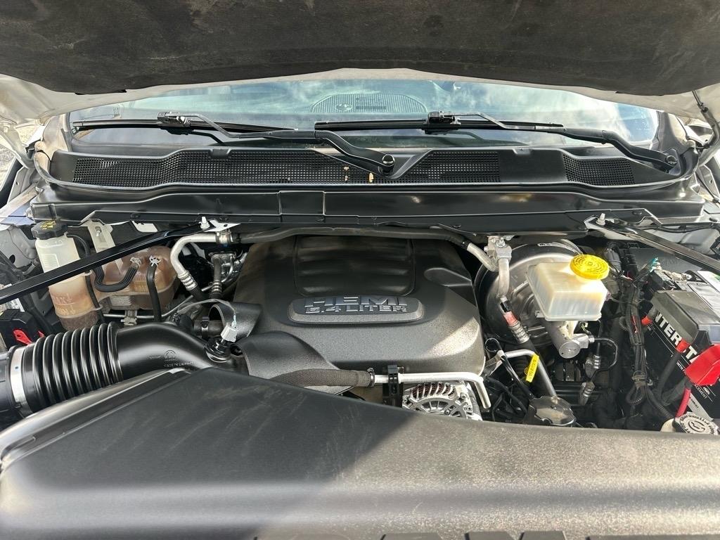 RAM 3500 Tradesman 4x2 Crew Cab 8' Box 2020