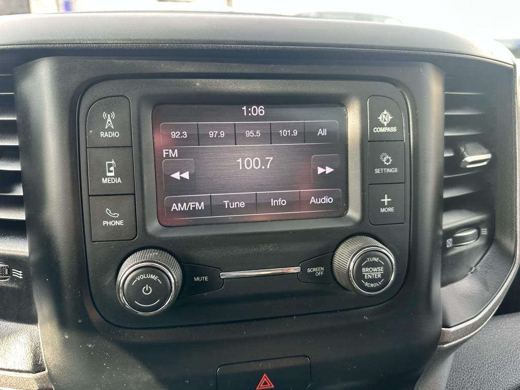 RAM 3500 Tradesman 4x2 Crew Cab 8' Box 2020