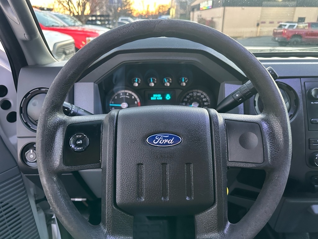 Ford Super Duty F-250 SRW 4WD Crew Cab 172" XL 2016