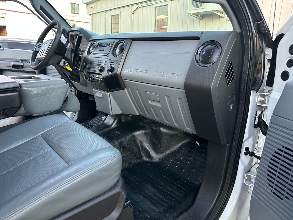 Ford Super Duty F-250 SRW 4WD Crew Cab 172" XL 2016