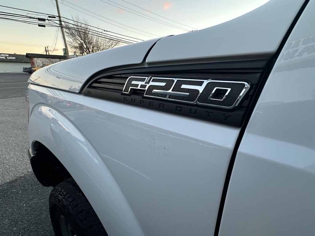 Ford Super Duty F-250 SRW 4WD Crew Cab 172" XL 2016