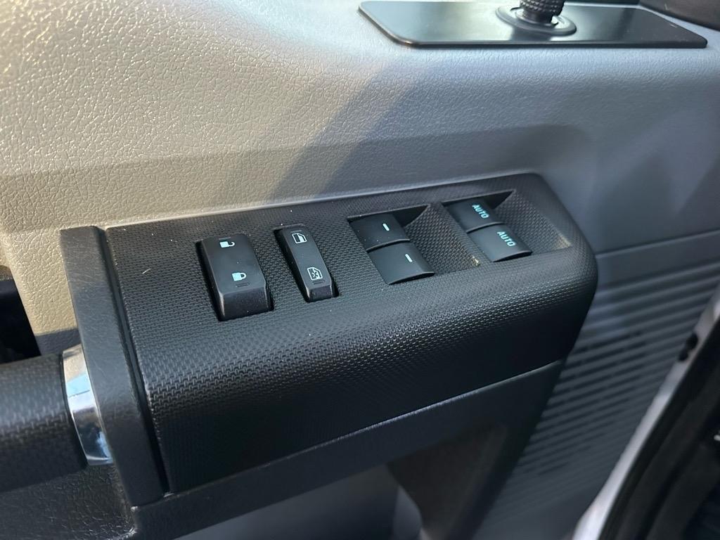 Ford Super Duty F-250 SRW 4WD Crew Cab 172" XL 2016