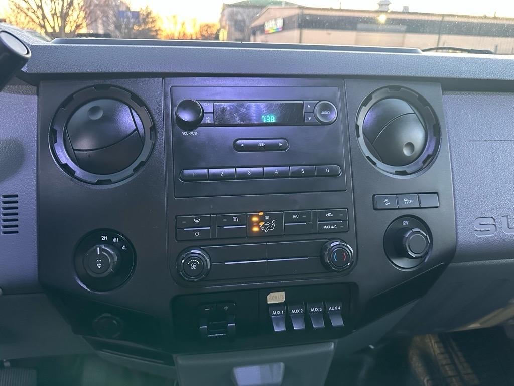 Ford Super Duty F-250 SRW 4WD Crew Cab 172" XL 2016