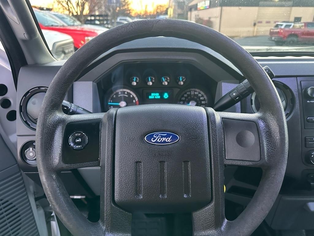 Ford Super Duty F-250 SRW 4WD Crew Cab 172" XL 2016