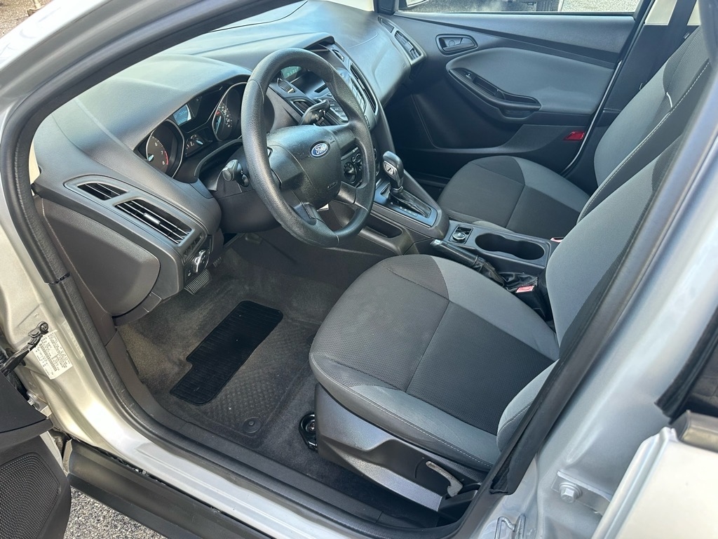 Ford Focus 4dr Sdn S 2012